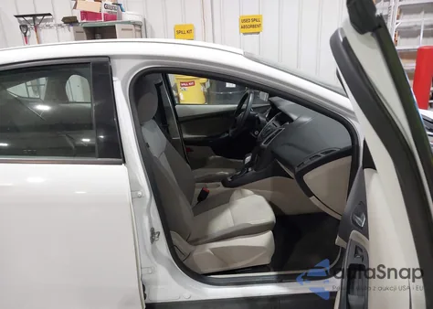 2014 Ford Focus Se z USA, uszkodzony, nr VIN 1FADP3K26EL455606